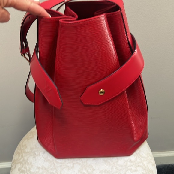 Authentic like new Louis Vuitton epi sac D’Epaule GM red castillan with wallet. - Picture 12 of 14
